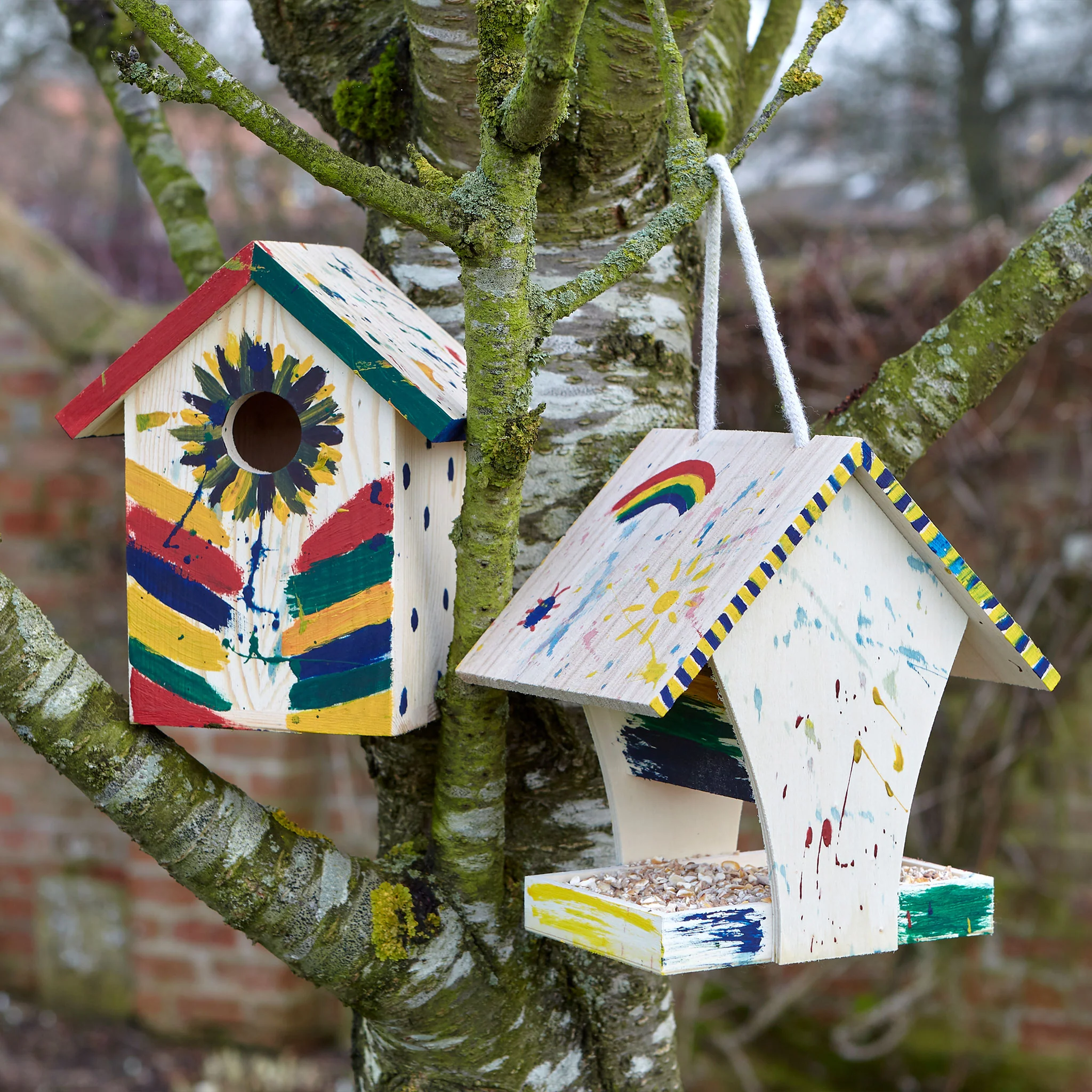 Gardman Paint your Own Feeder - Image 3