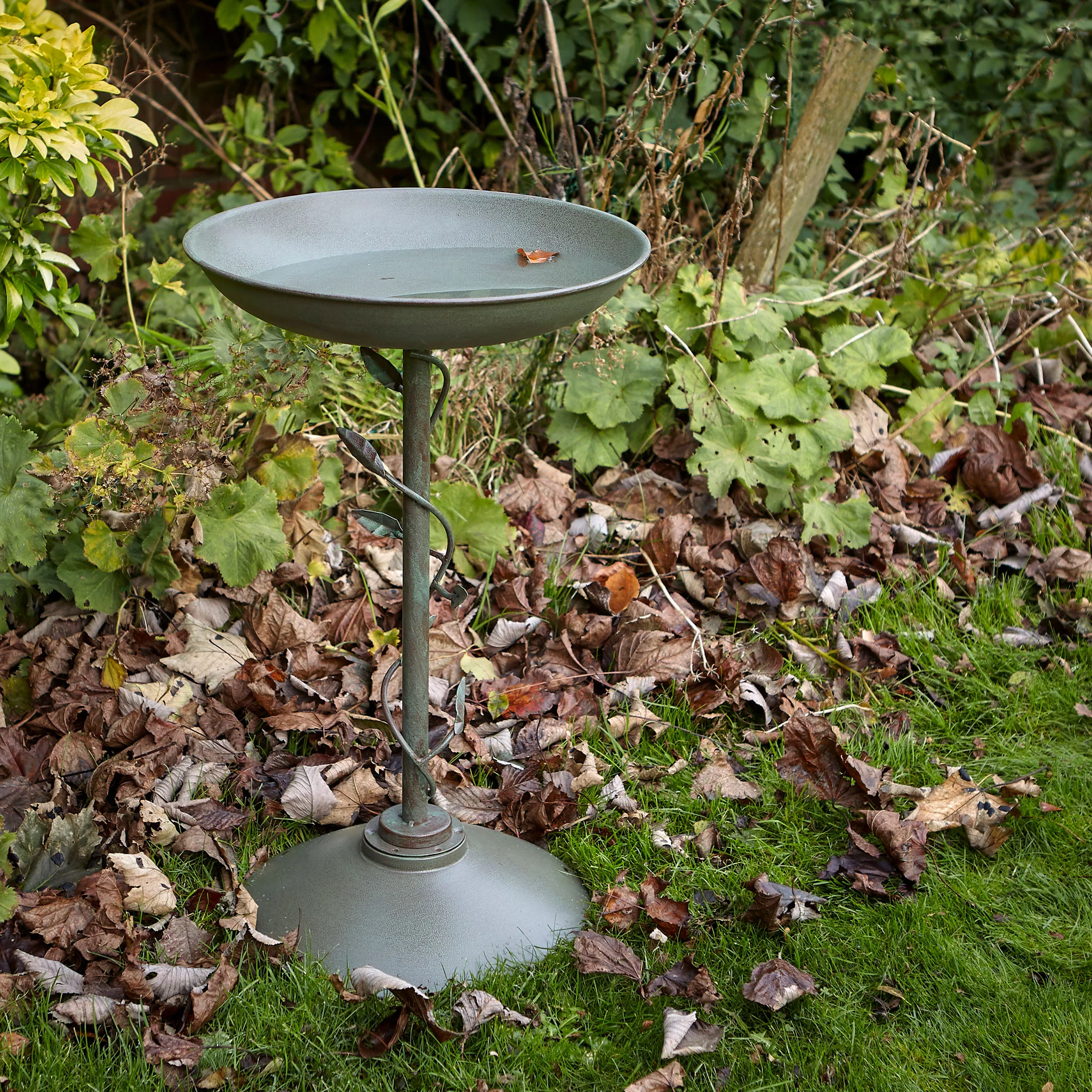 Peckish Secret Garden Bird Bath - Image 3
